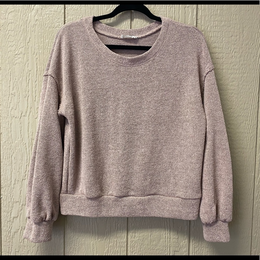Boutique brand poly sweater | size Medium